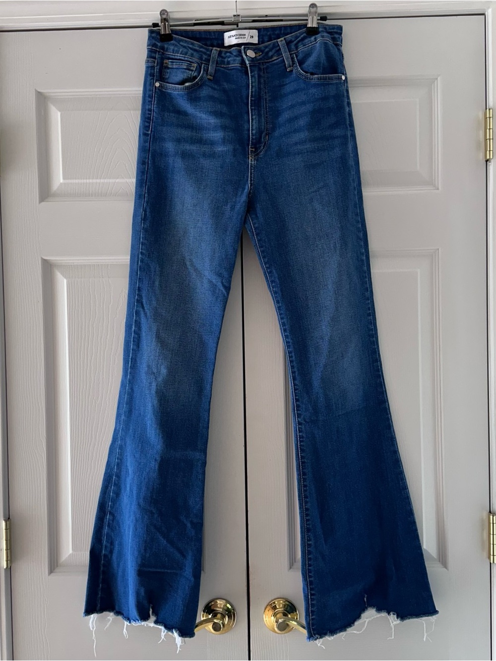 Just Black Denim Mid Rise Straight Bootcut Size 29- inseam 32”